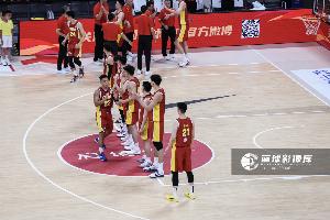沈阳赠观众免费地铁票，男篮表现未达沈阳和球迷期望