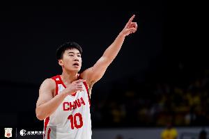 抓住机会更坚定！王俊杰半场15分钟 6投2中得6分3篮板2助攻