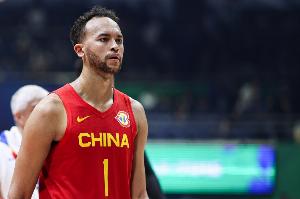 杨毅谈李凯尔归化：高层特批，他人佳但速度太慢，难以带领团队